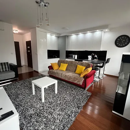 H&p Silver Apartment